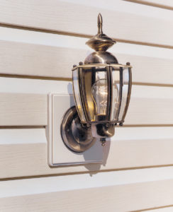 Mounting block installed with a lamp